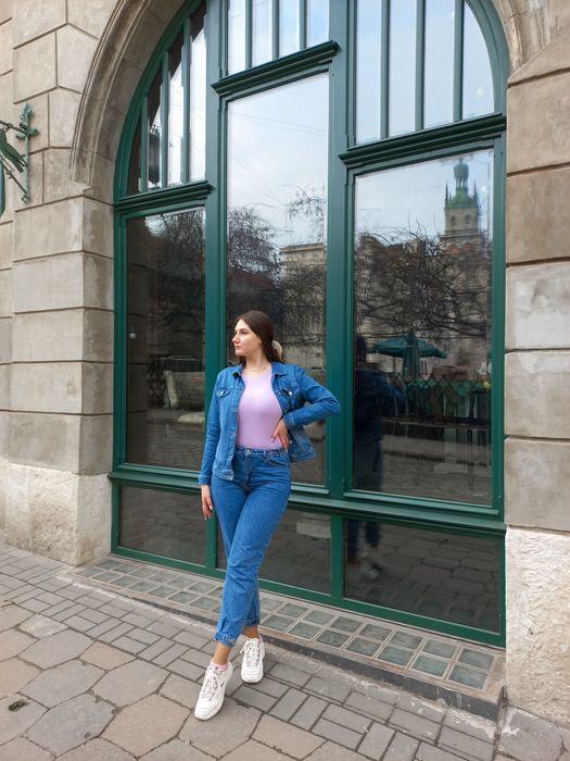 Сині джинси mom з ґудзиками