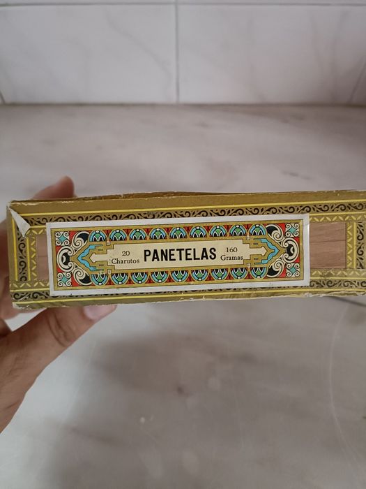 Caixa de charutos em madeira, marca Estrella, de São Miguel-Açores