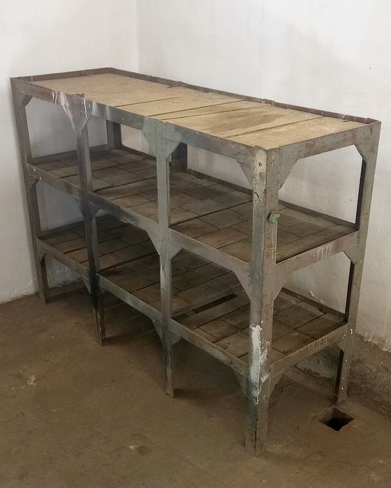 Металлический сталаж, стойку, станина под верстак