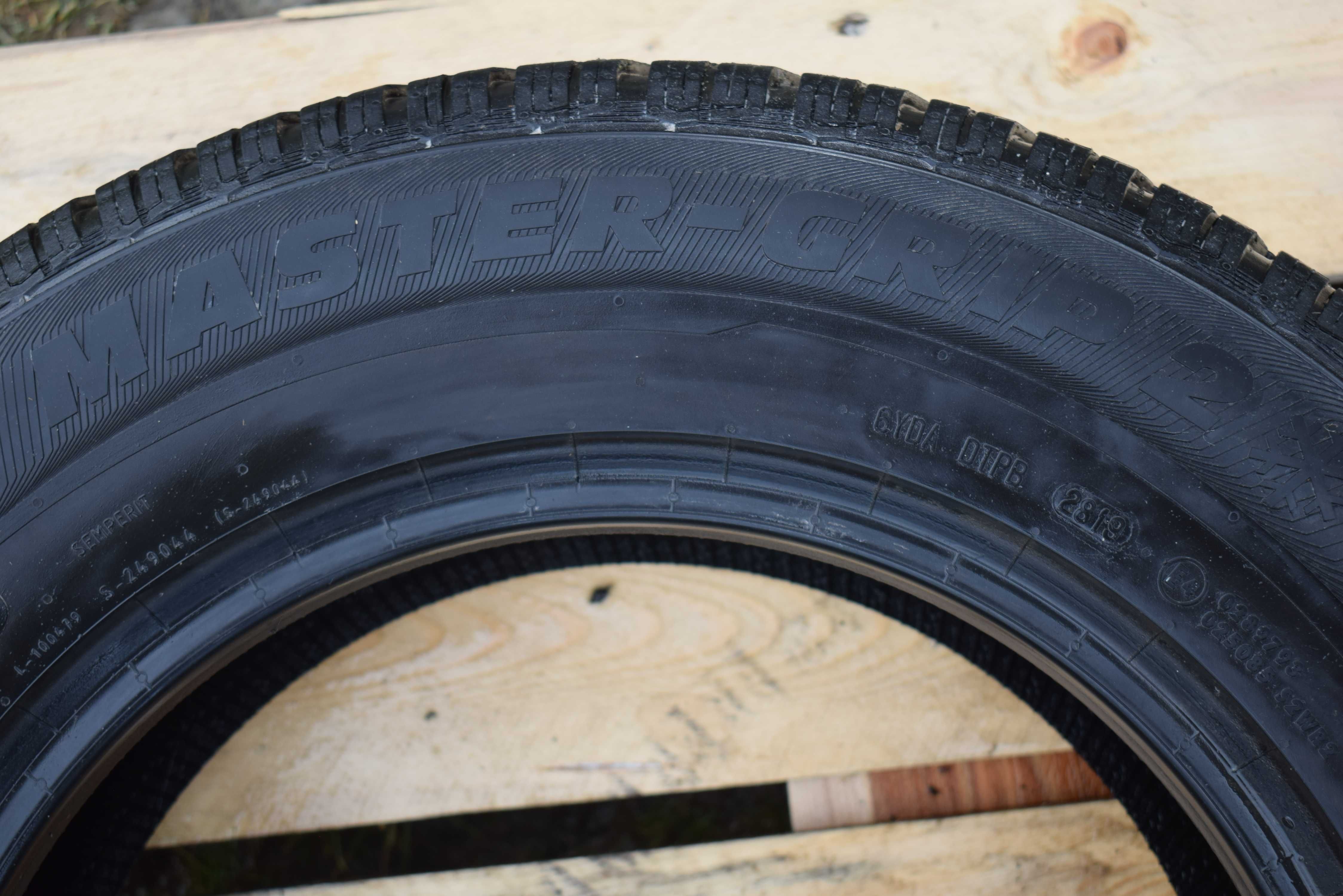 1x opona Semperit Master-Grip 2 215/70R16 6.5mm 19r.