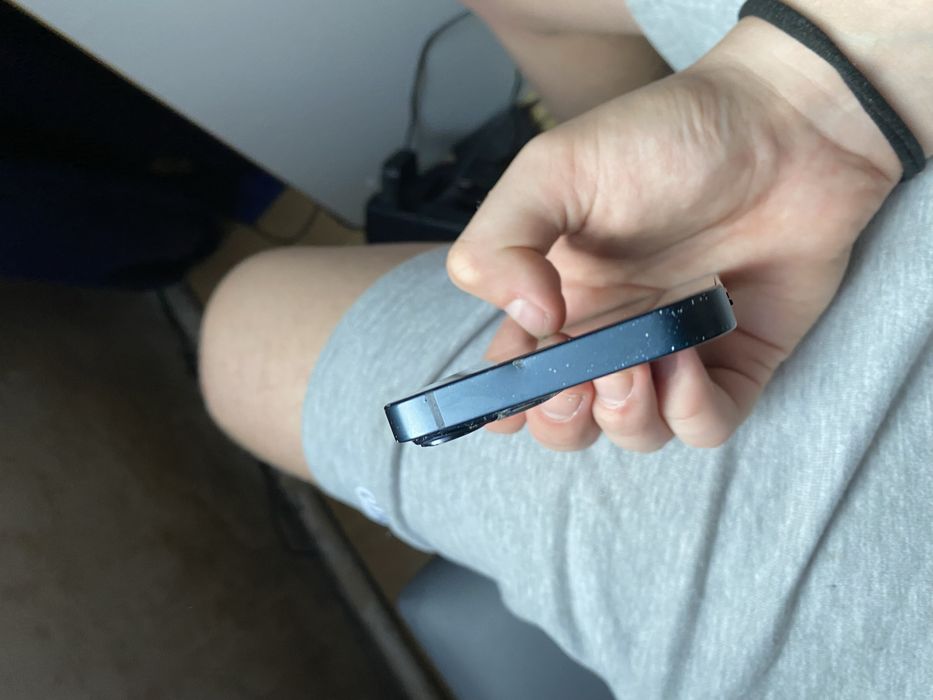 Iphone 13 mini bateria 93%