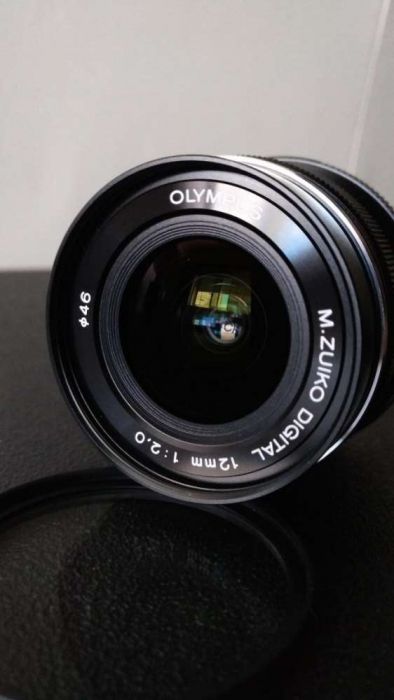 Olympus M.Zuiko Digital 12mm f/2.0 (Limited Edition)