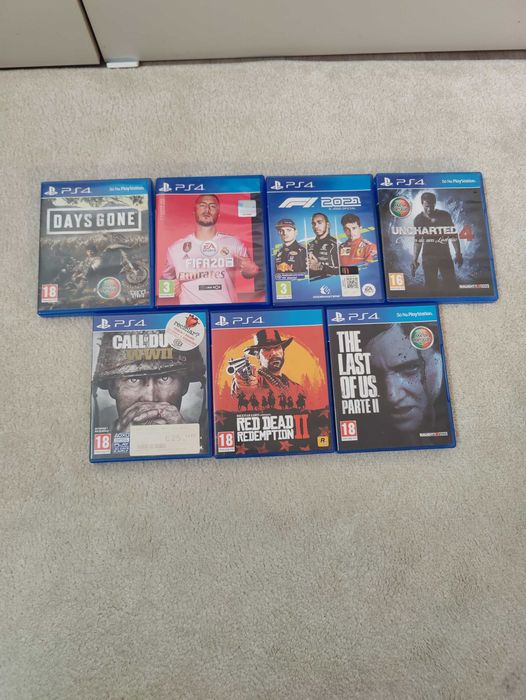 PlayStation 4 PRO branca 1TB com 2 comandos + 7 jogos