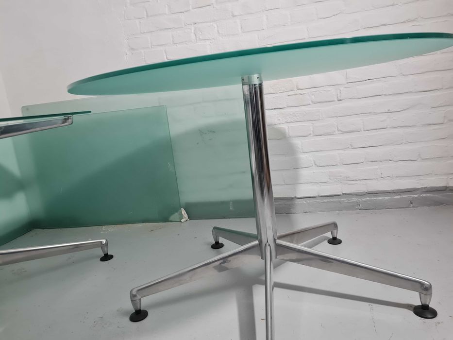 Kompletne, profesjonalne wyposażenia biura, firmy, poczekalni.