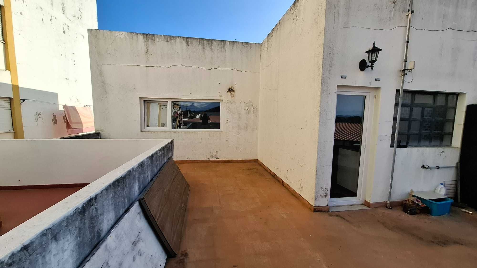 Apartamento T2 convertido em T3 à Venda – Arrifana, Abrantes
