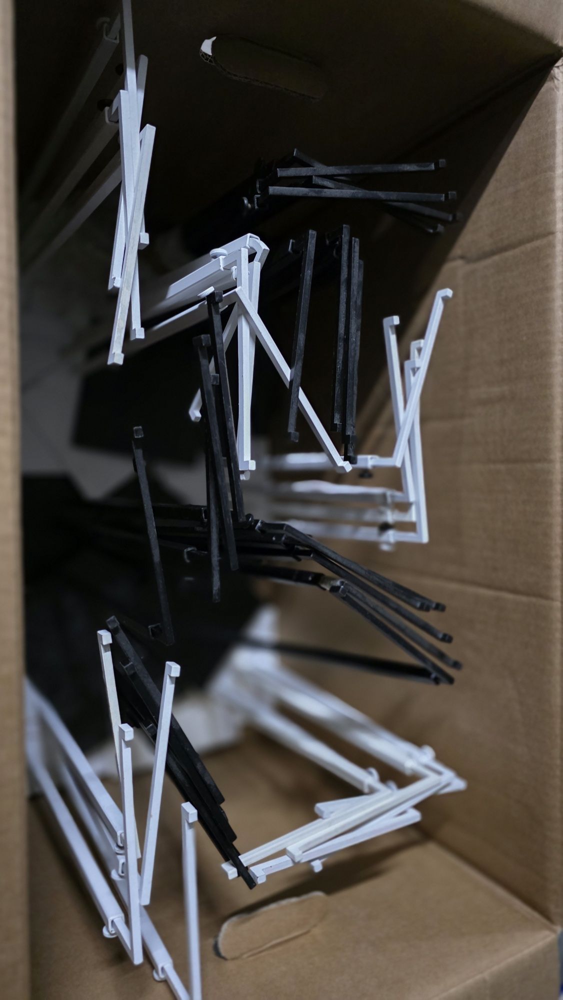 Suporte, tripé para bolsas, carteiras ou similares altura ajustável