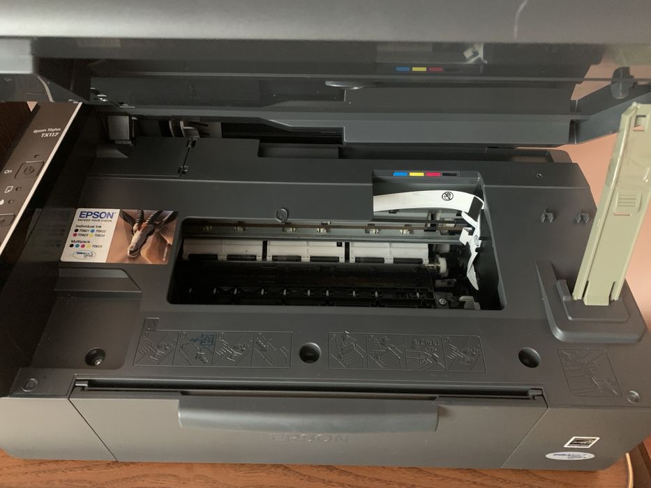 Принтер Epson Stylus TX 117 на запчастини