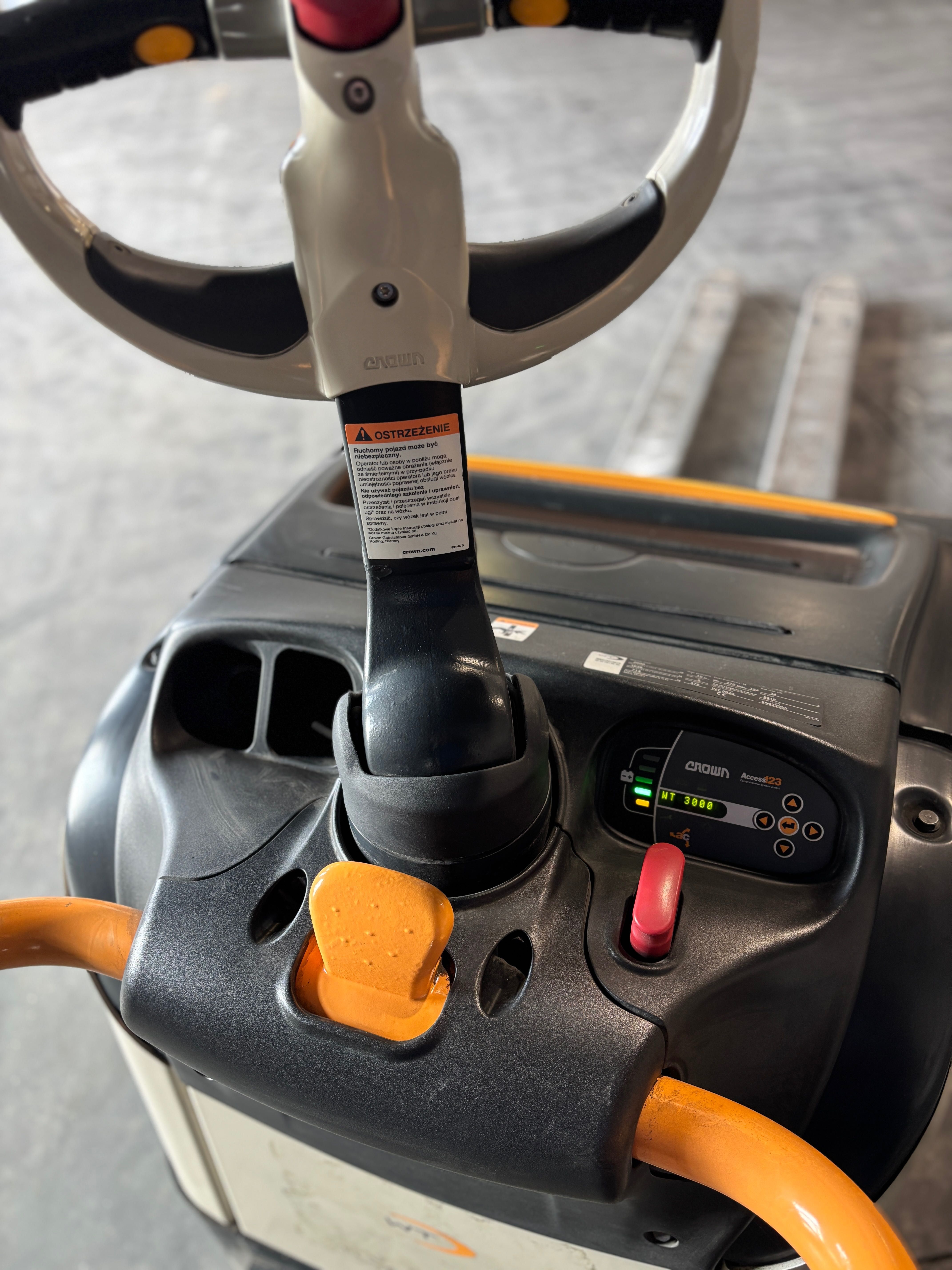 Crown WT3020 paleciak elektryczny, bardzo dobry stan, długie widły