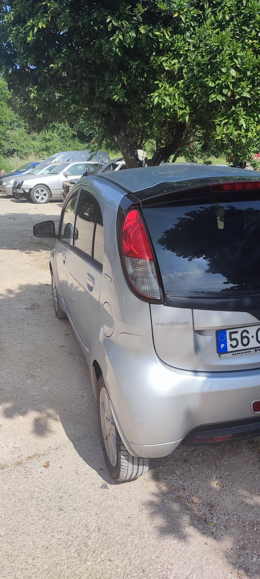 Peugeot ion 2015