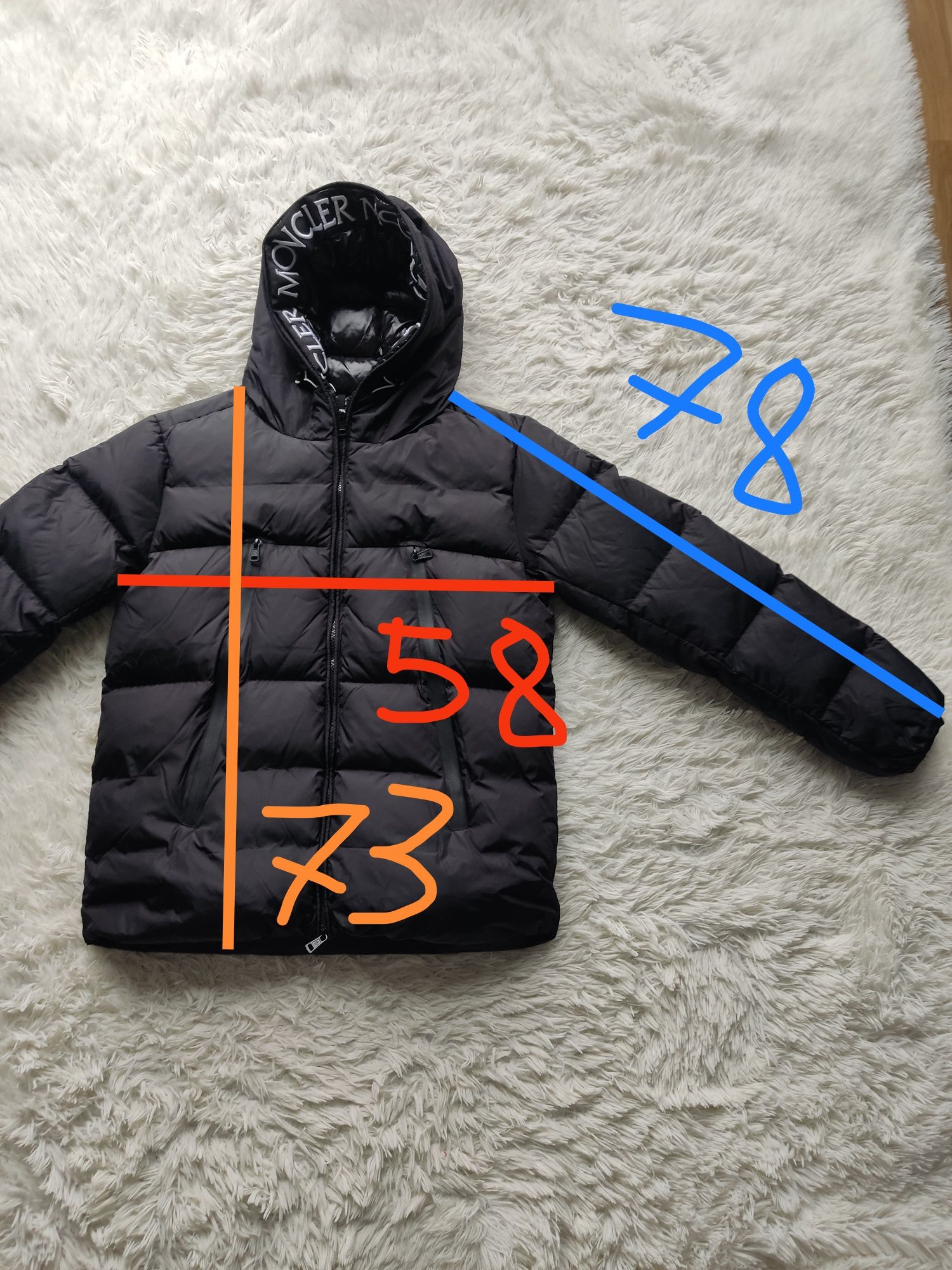 Czarna damska kurtka puchowa zimowa Moncler giubbotto montcla