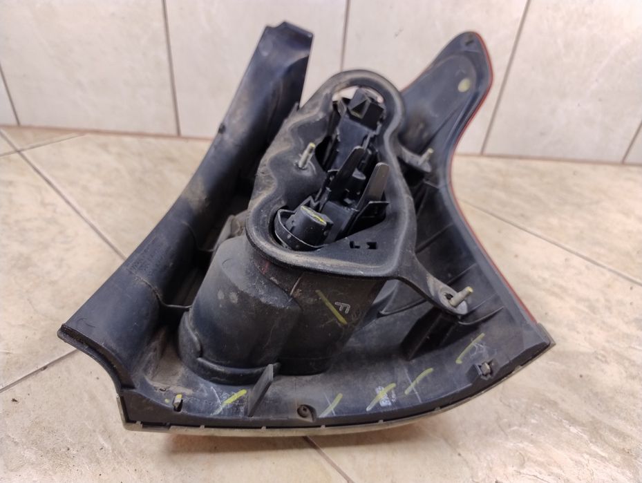 Opel Corsa D lampa prawy tył 5D Europa 06-14 wysyłka OLX wkład lampy