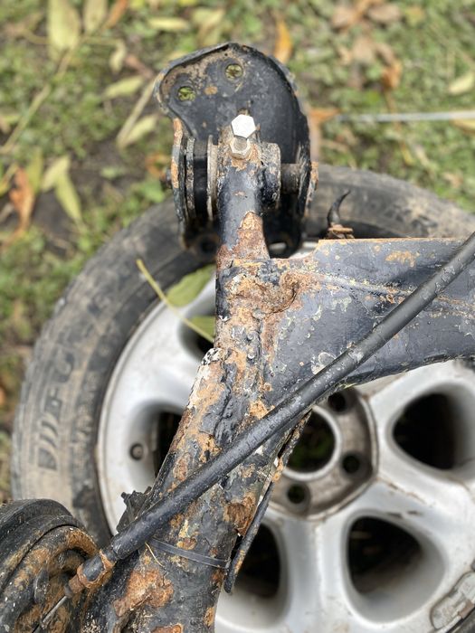 Задня балка Passat b3 сидан