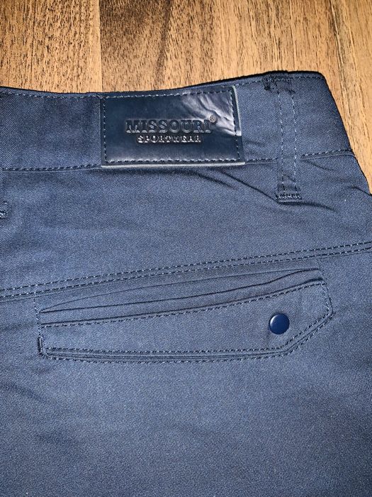 Мужские брюки в идеальном состоянии.