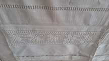 Cortina de linho bordada e croche