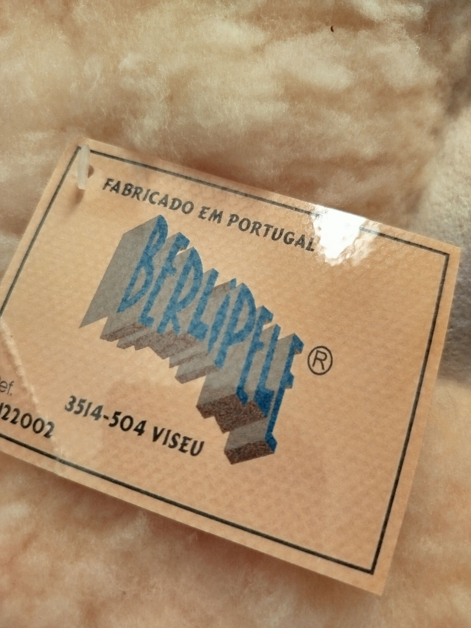 Vendo pele de ovelha genuína