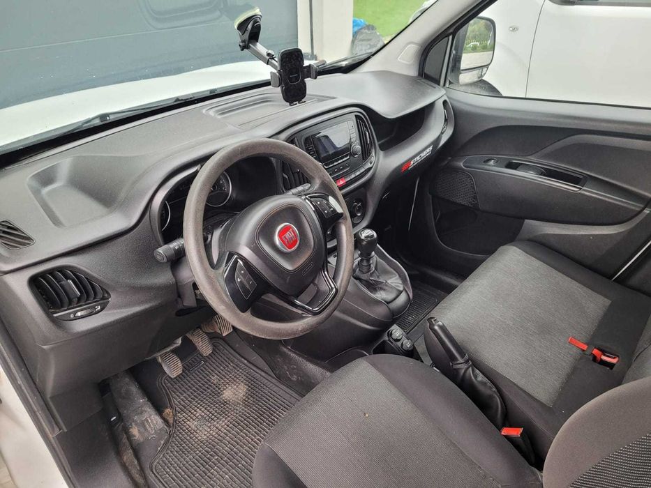 Fiat Doblo Cargo Maxi - 1,6 105km - 3 osobowy 2015r Long Dostawczy Bus