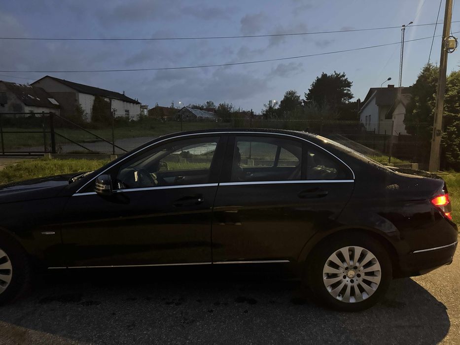Mercedes-Benz C200 CGI W204 1.8 Benzyna Coupé 2010 Idealny stan