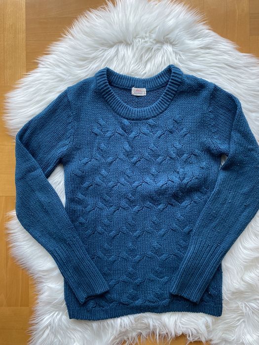 Sweter damski niebieski z warkoczem