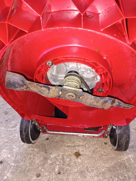 Kosiarka spalinowa z napędem MOUNTFIELD SP164