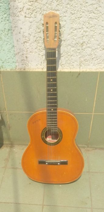Гитара акустическая