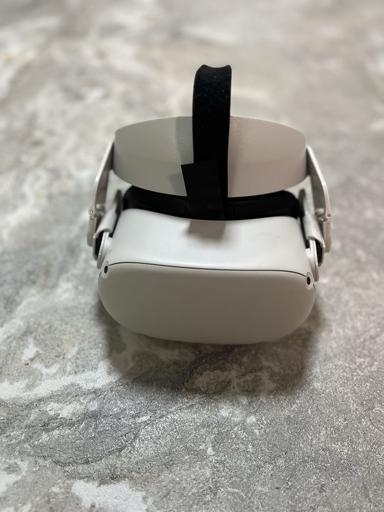 Oculus Quest 2 - 128 ГБ, у відмінному стані
