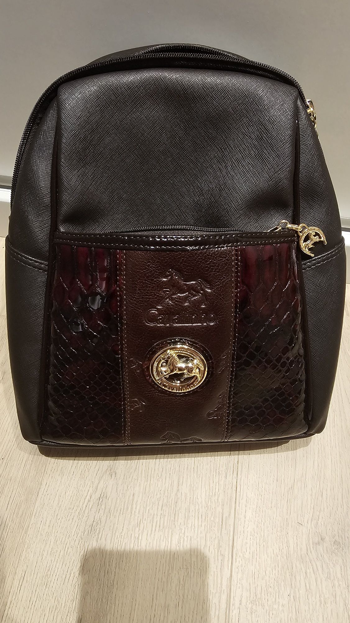 Mochila castanha cavalinho