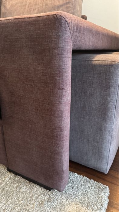 Sofá de três lugares