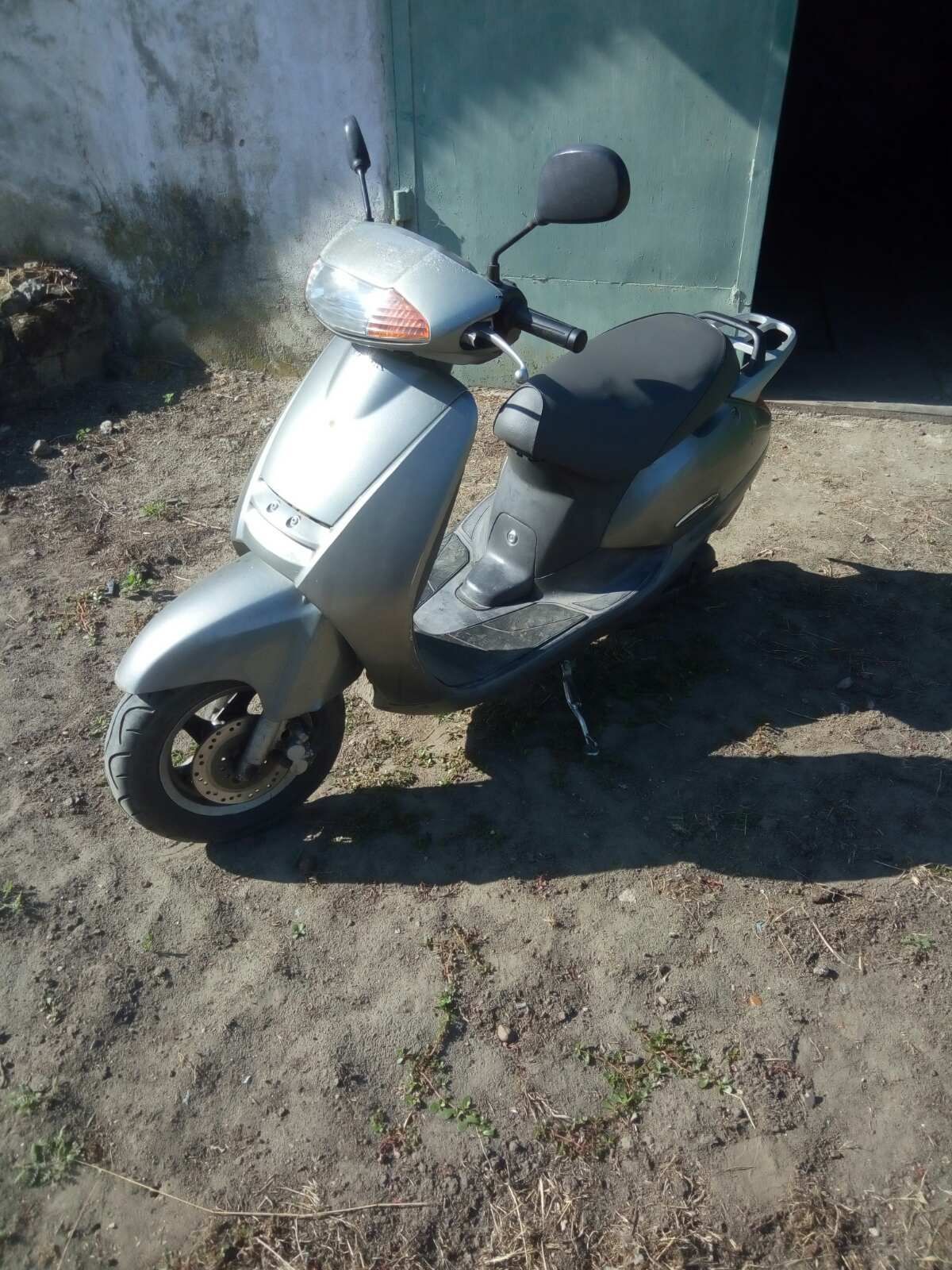 Honda lead af 48