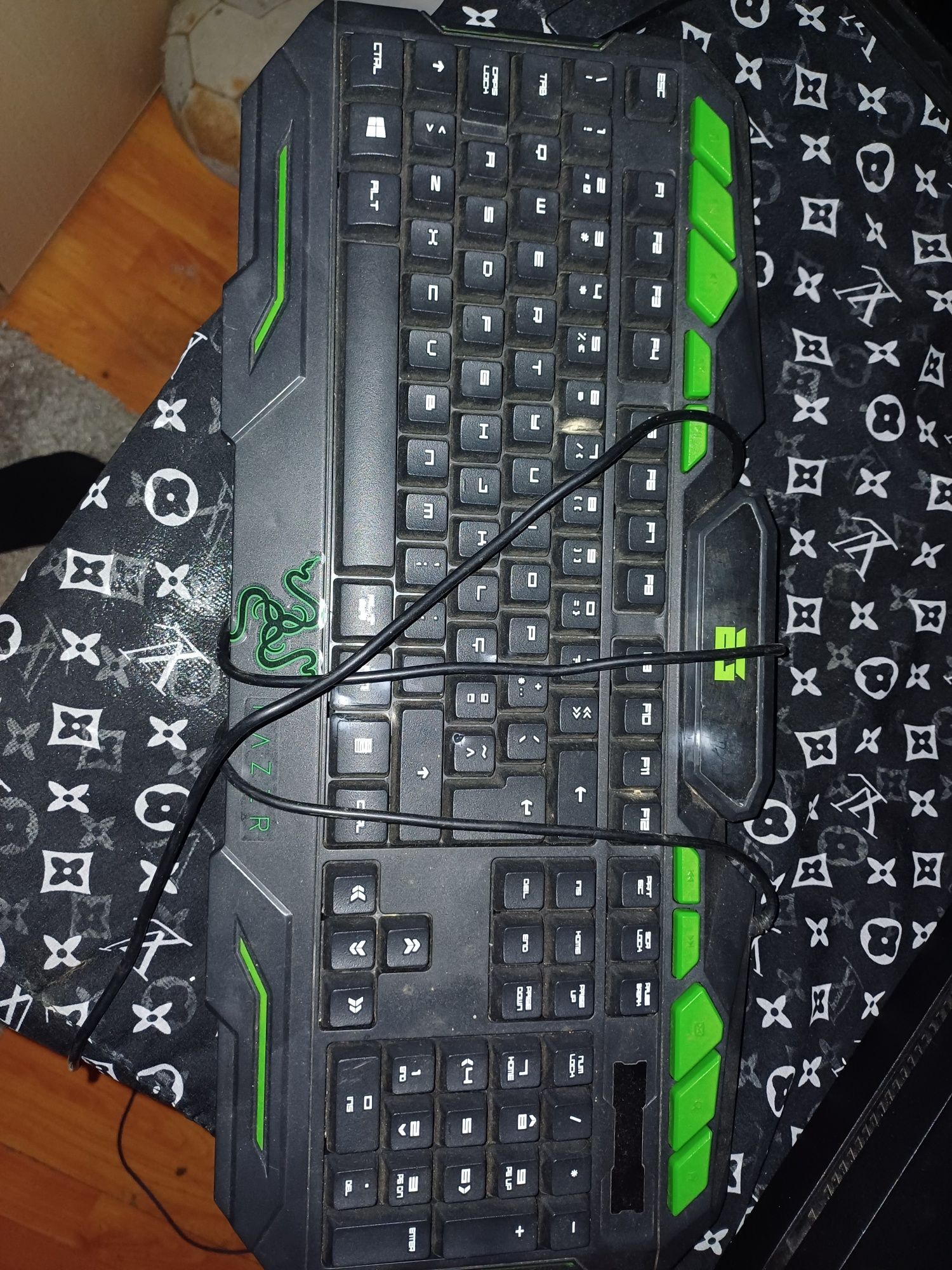 Rato gamer novo usei 1 dia e  teclado gamer