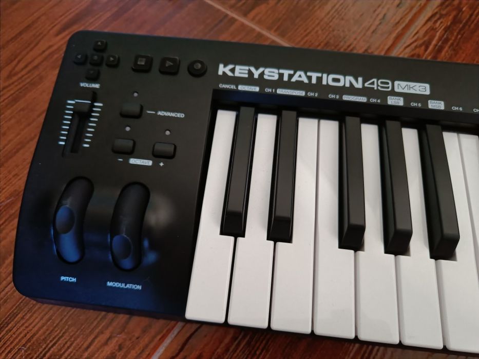 Teclado MIDI 49 teclas M-AUDIO