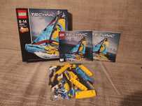 LEGO technic jacht wyścigowy
