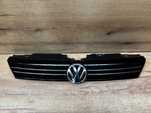 Grill atrapa zderzaka Volkswagen Jetta VI kolor lc9x