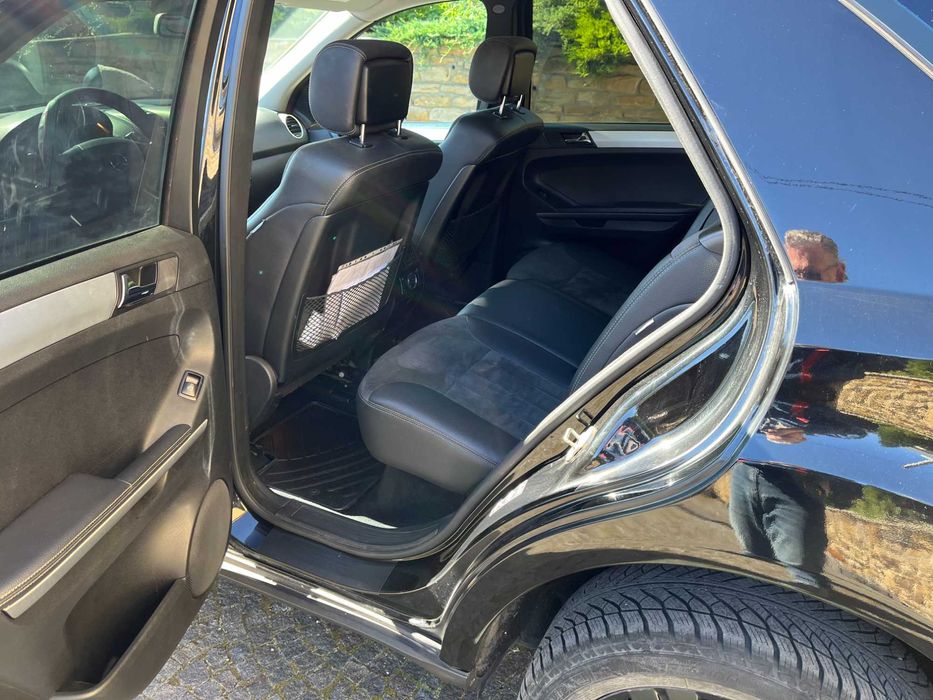 Mercedes-Benz ML 320. 2006 року