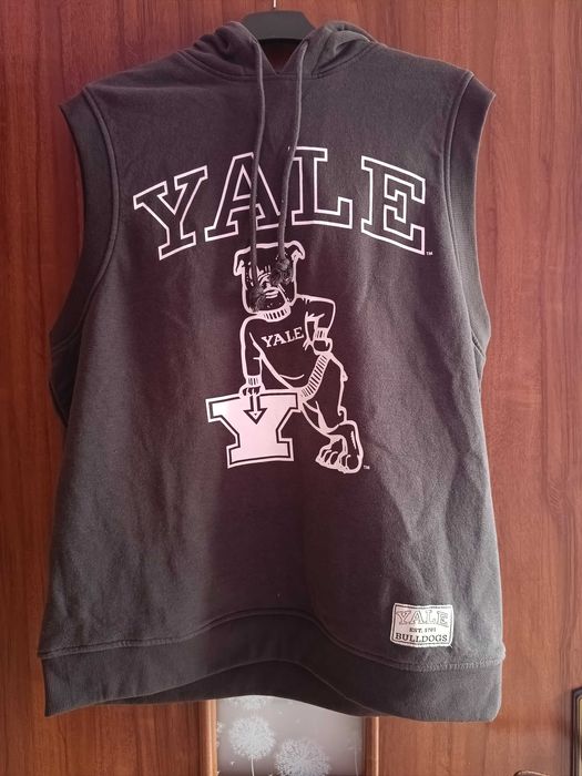 Długa szara bluza bez rękawów