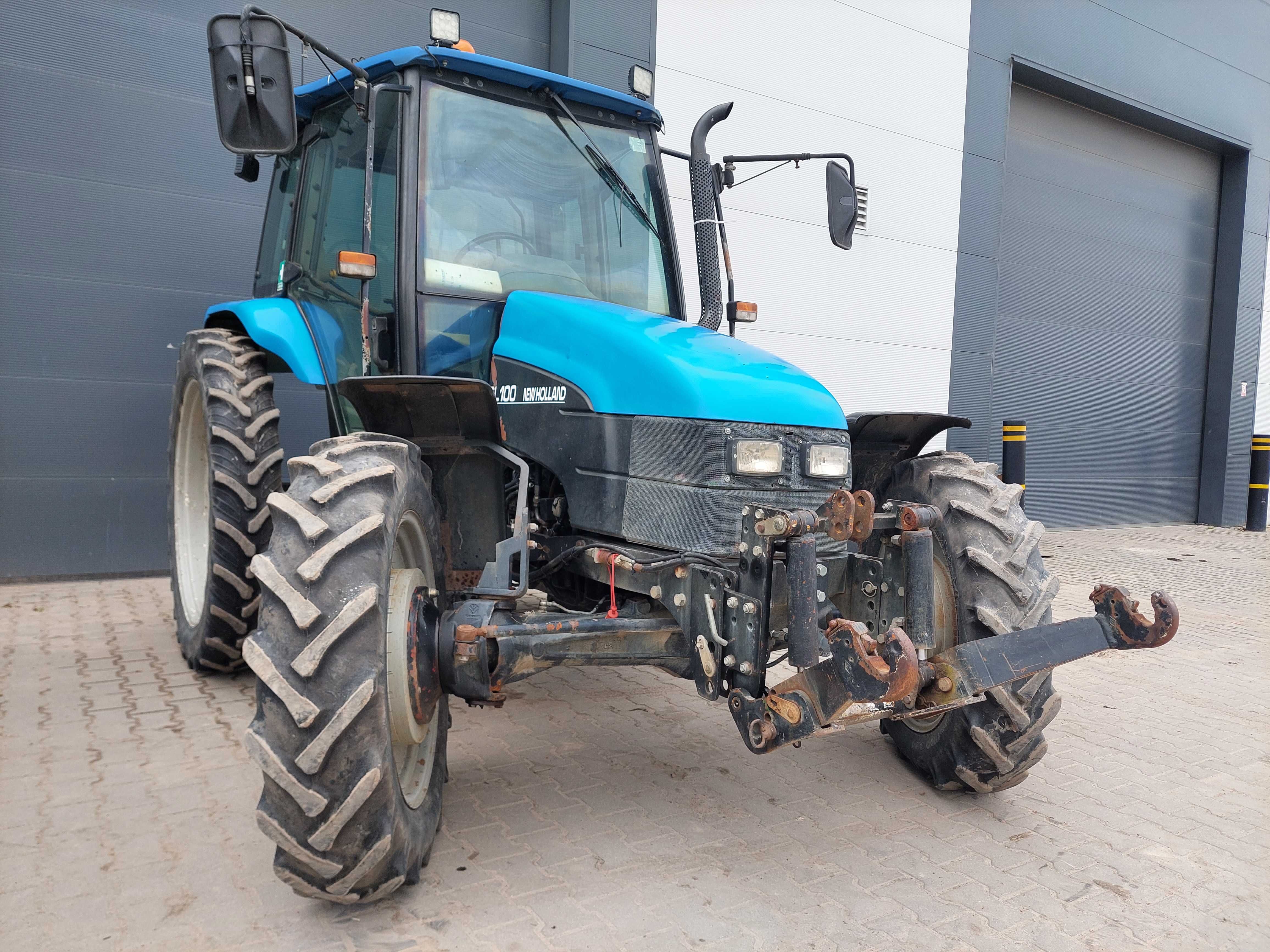 ciągnik rolniczy marki New Holland, TL 100