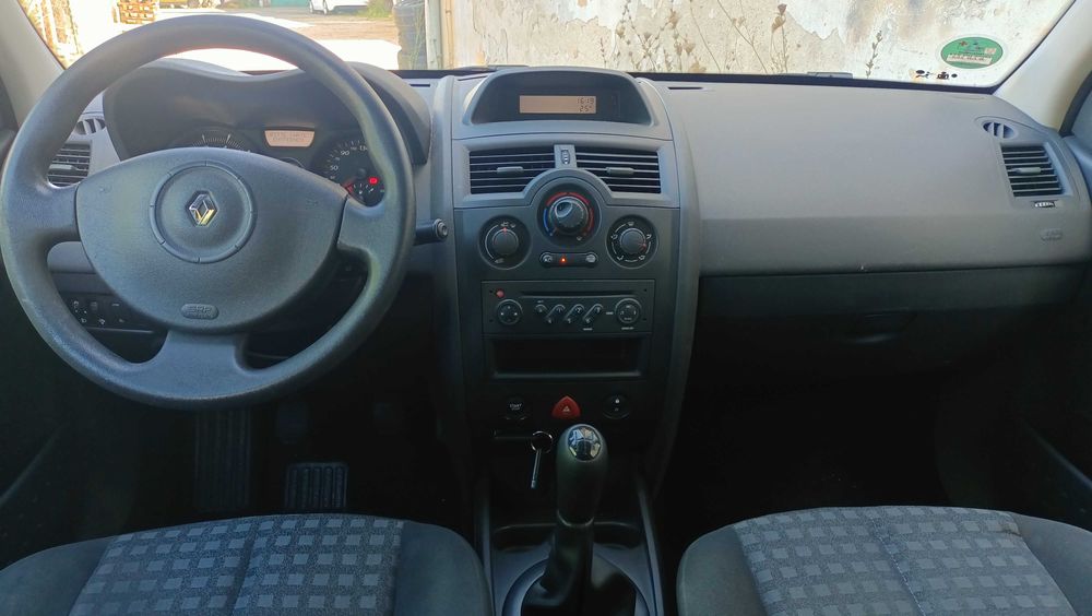 Megane Lift 1.6benzyna 111KM 5drzwi Czarne Klima Elektryka Bezwypadek