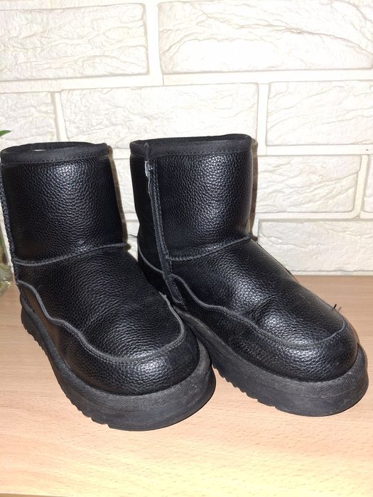 Уггі дитячі. 33 розмір.