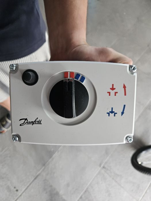 Siłownik Danfoss AMV 20/230V