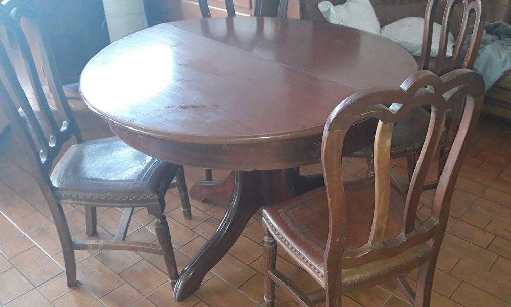 Mesa e 4 cadeiras