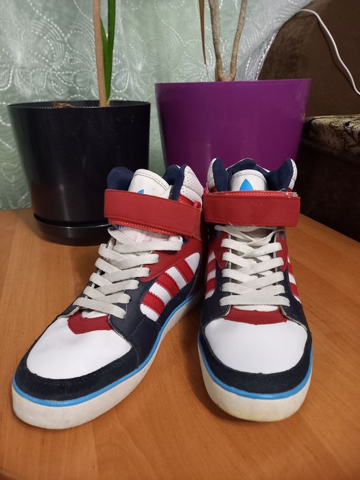 Кросівки снікерси