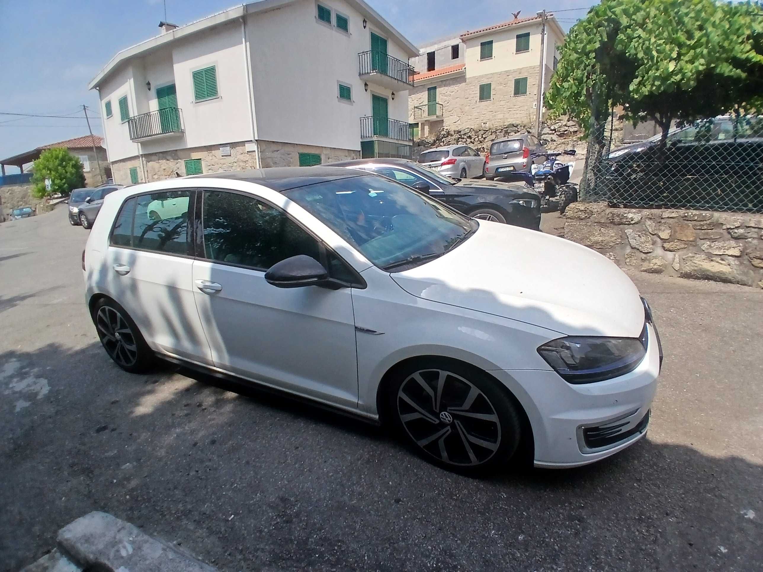 Golf GTE bem estimado.