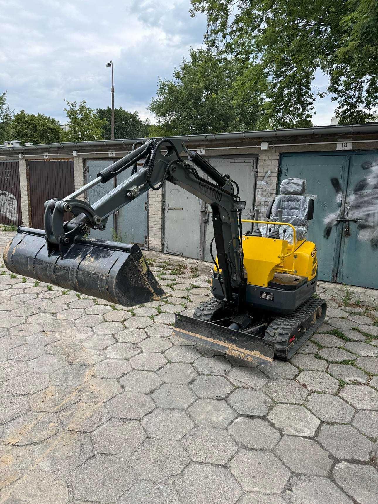 Wynajem Mini Koparki, Mini Koparka,  Roboty Ziemne  Przyłącza Wykopy