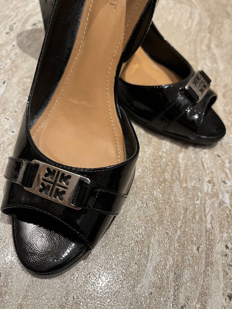 Buty skróra lakierowana, r. 38