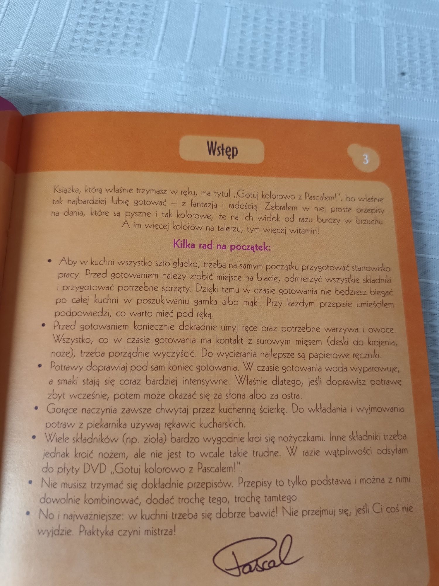 Książka kucharska  "Gotuj kolorowo z Pascalem!" z płytą CD