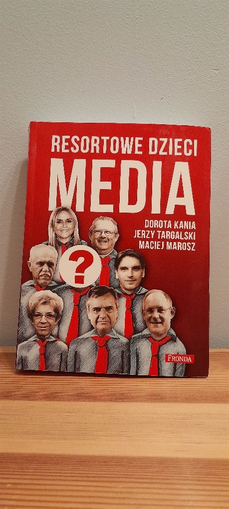 Książka - Resortowe dzieci MEDIA