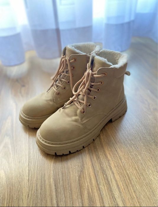 Trapery damskie jasny beż 38