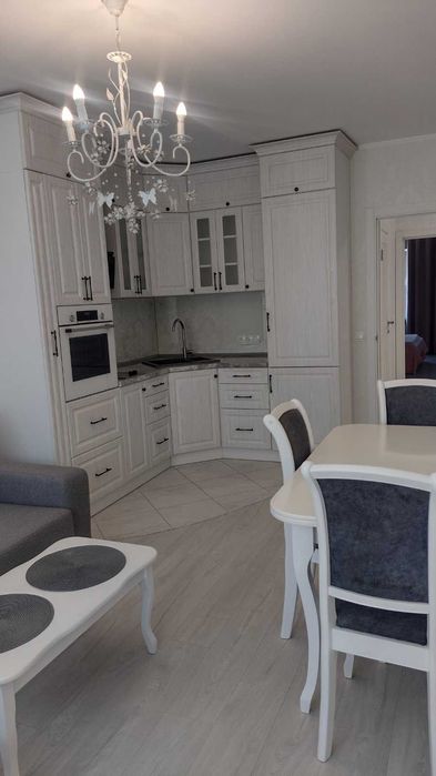 М Осокорки 10 хв,   євроремонт, генератор в будинку. два санвузли