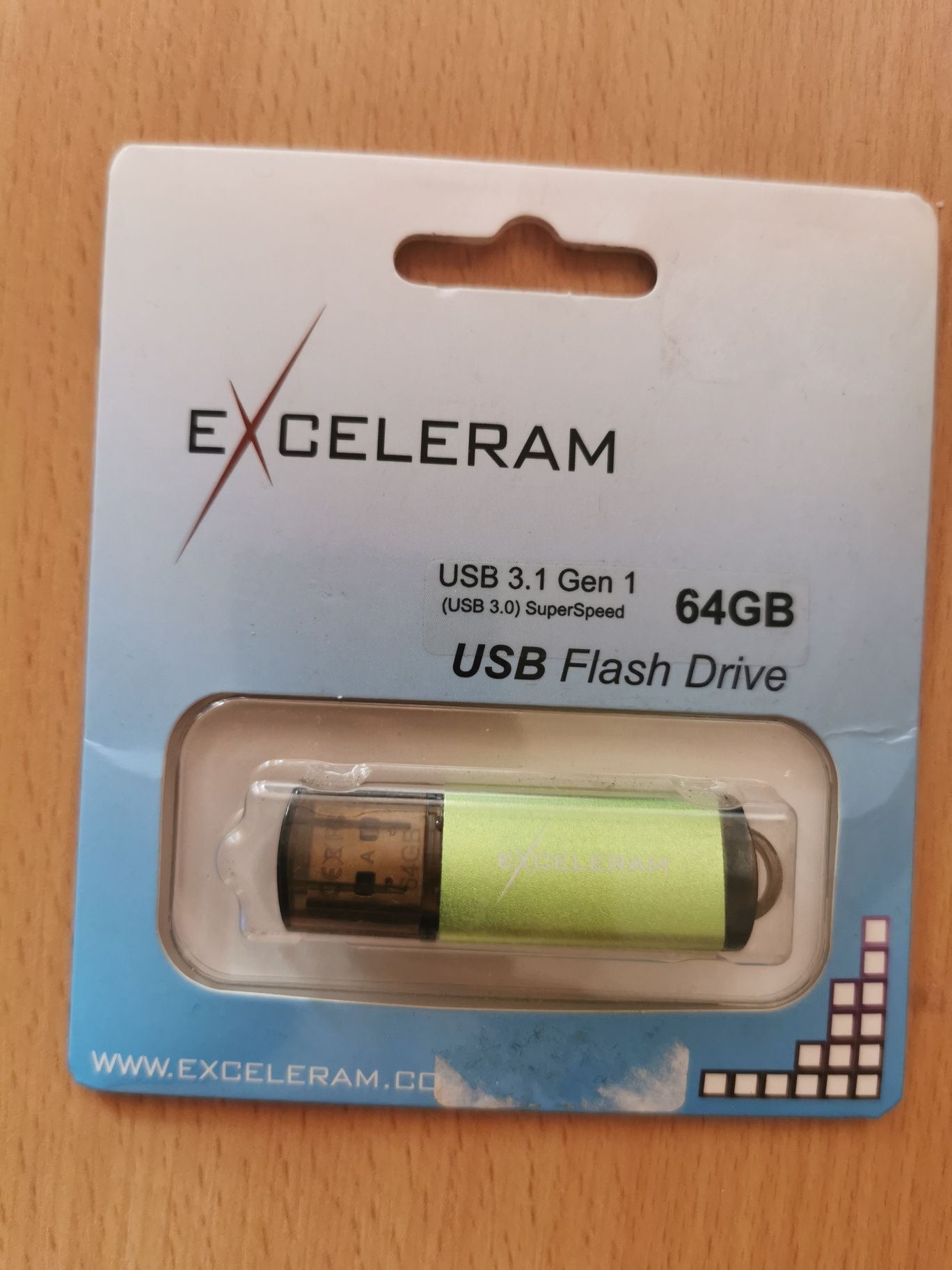 USB data traveler 64-128 gb