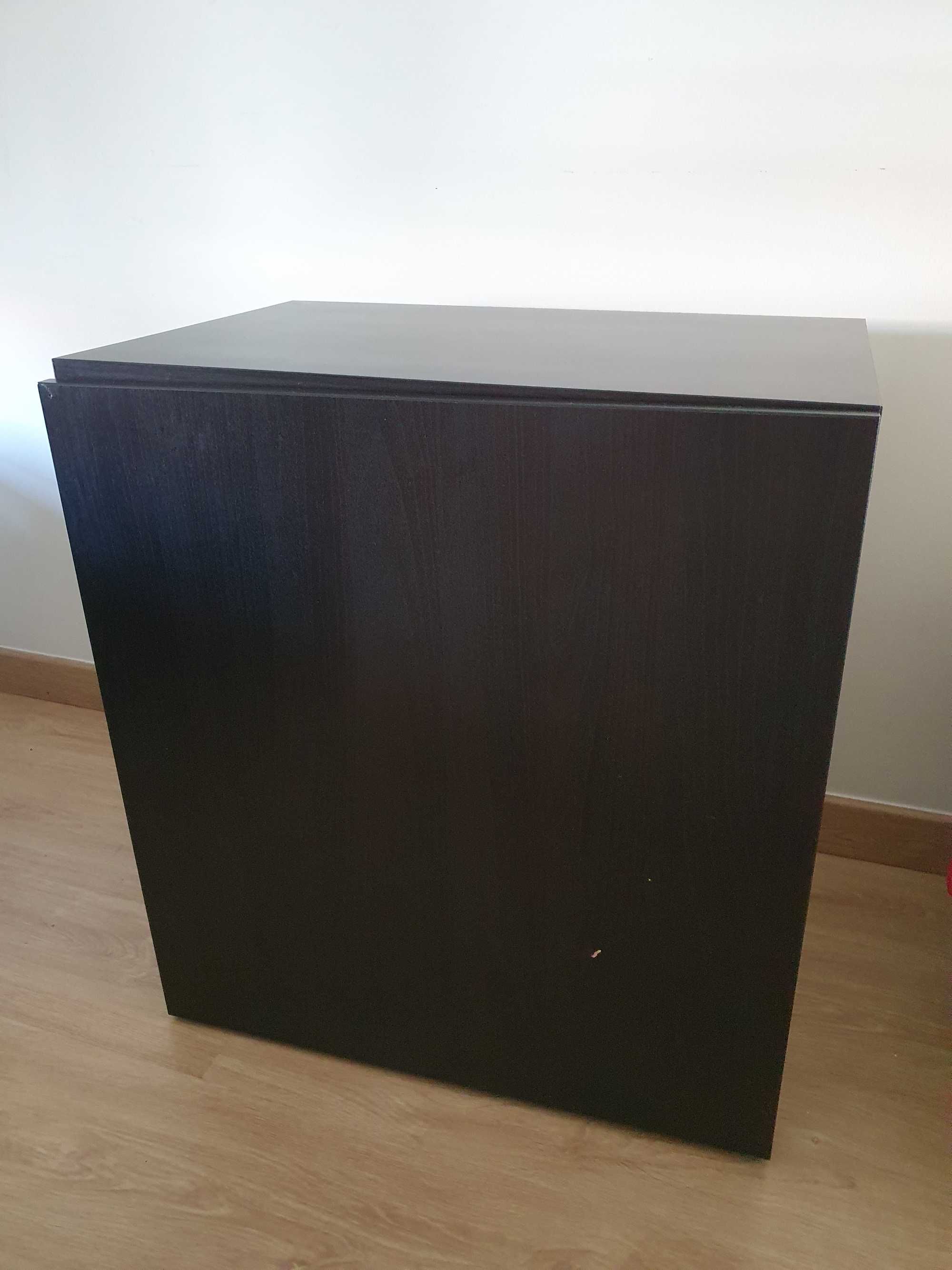 Conjunto de dois Móveis ikea