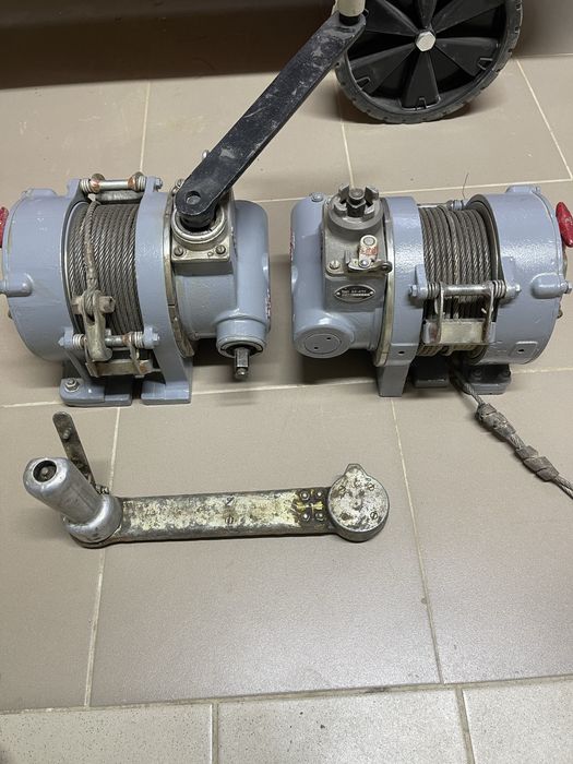 Ручна лебідка редукторна 500 кг / тельфер / ворота — стан новий